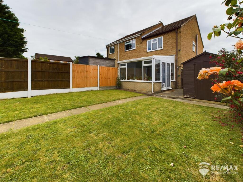 Rear Garden (2).jpg