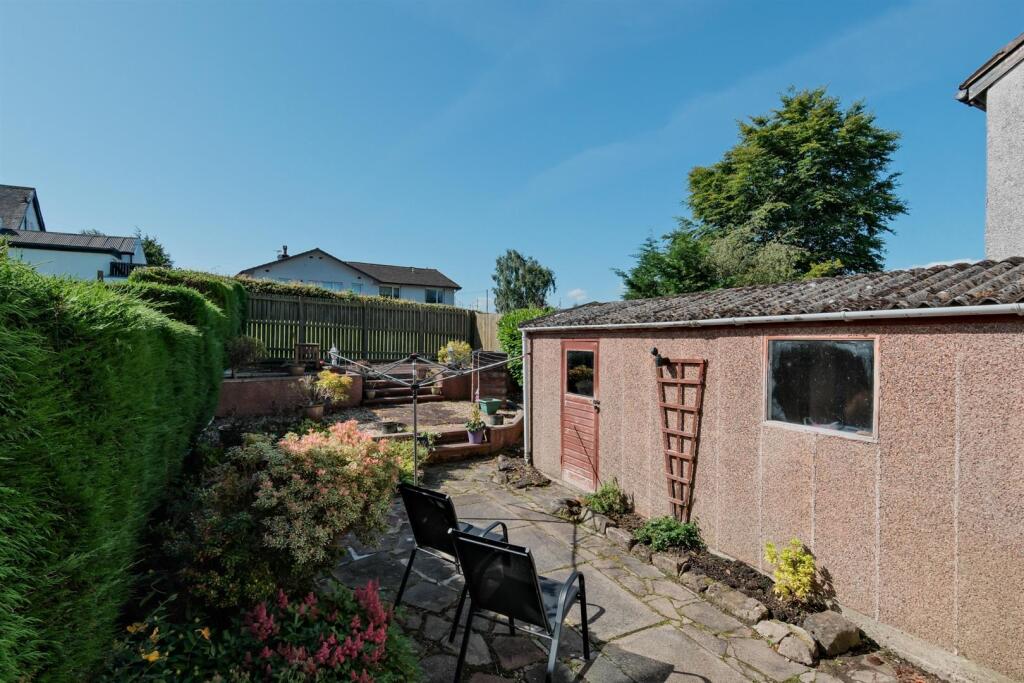 009-11 Whiteshaw Avenue, Carluke, ML8 5DF.jpg