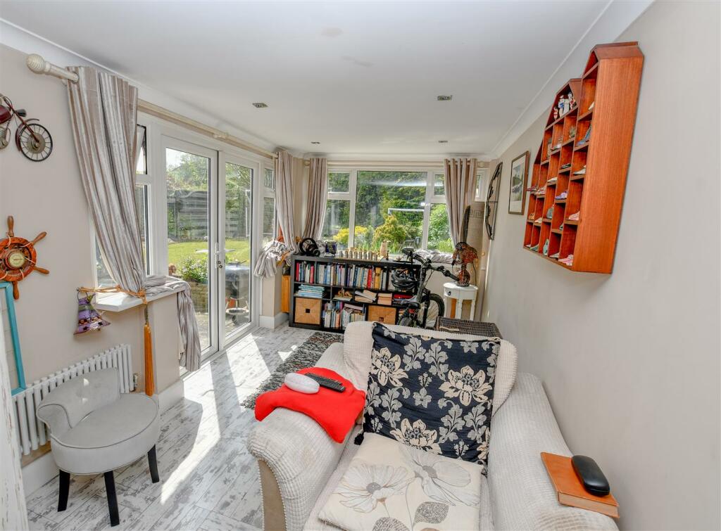 Reception Room/Bedroom