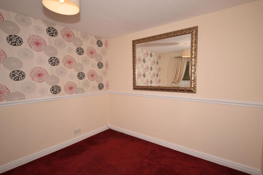 BEDROOM 1 (FRONT LEFT)
