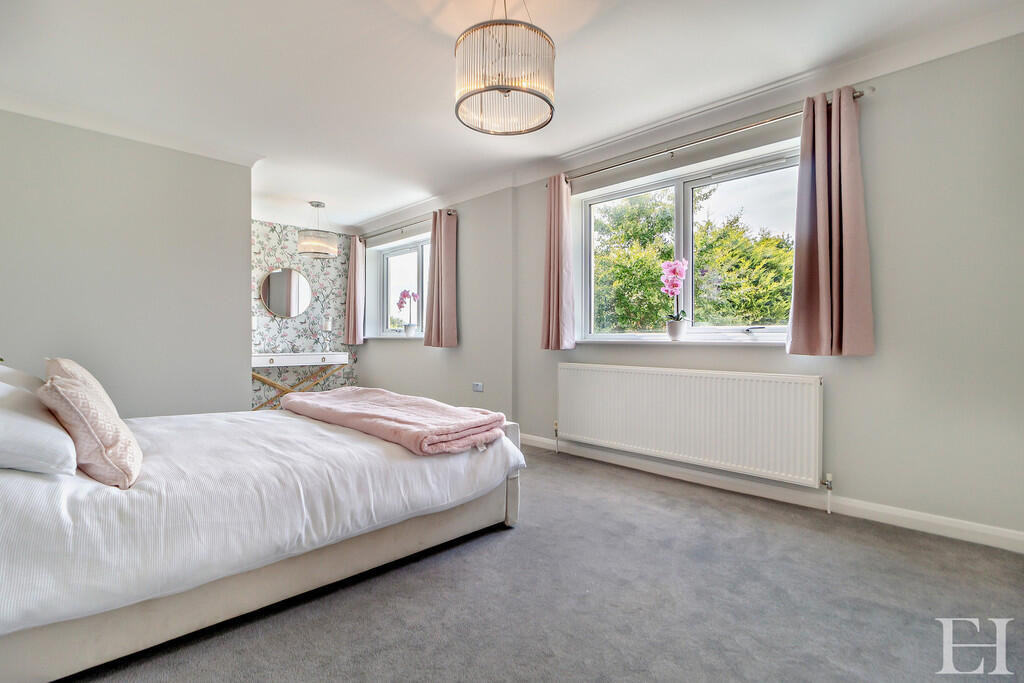 8614983-interiorW...