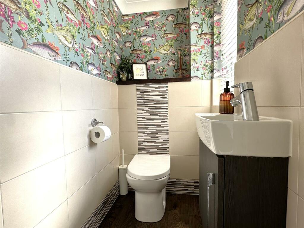 Ground Floor W.C 512