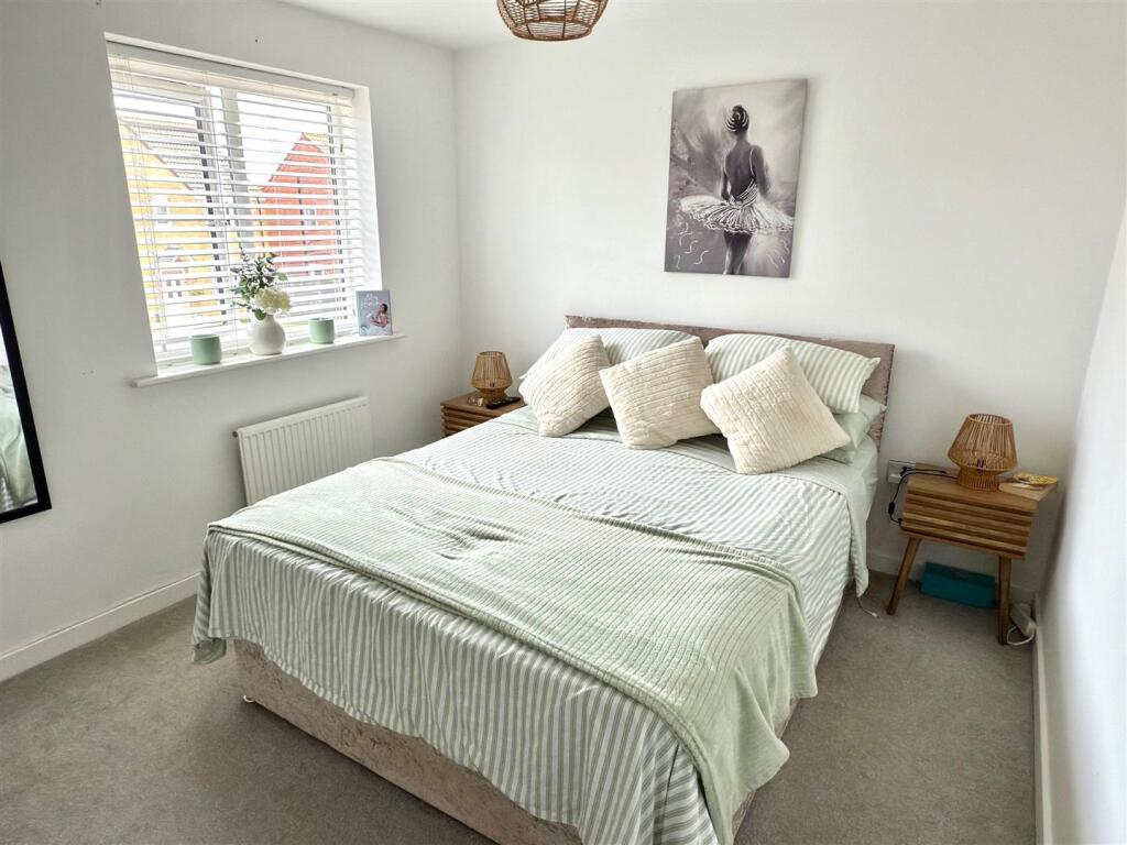 BED 1.jpg