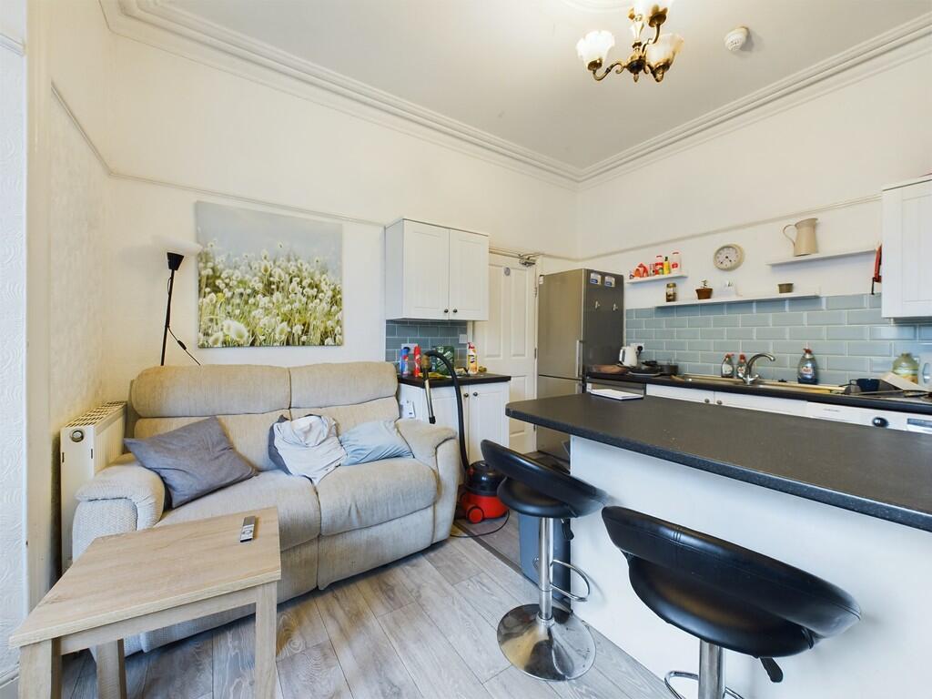 CAM03974G0-PR0061...