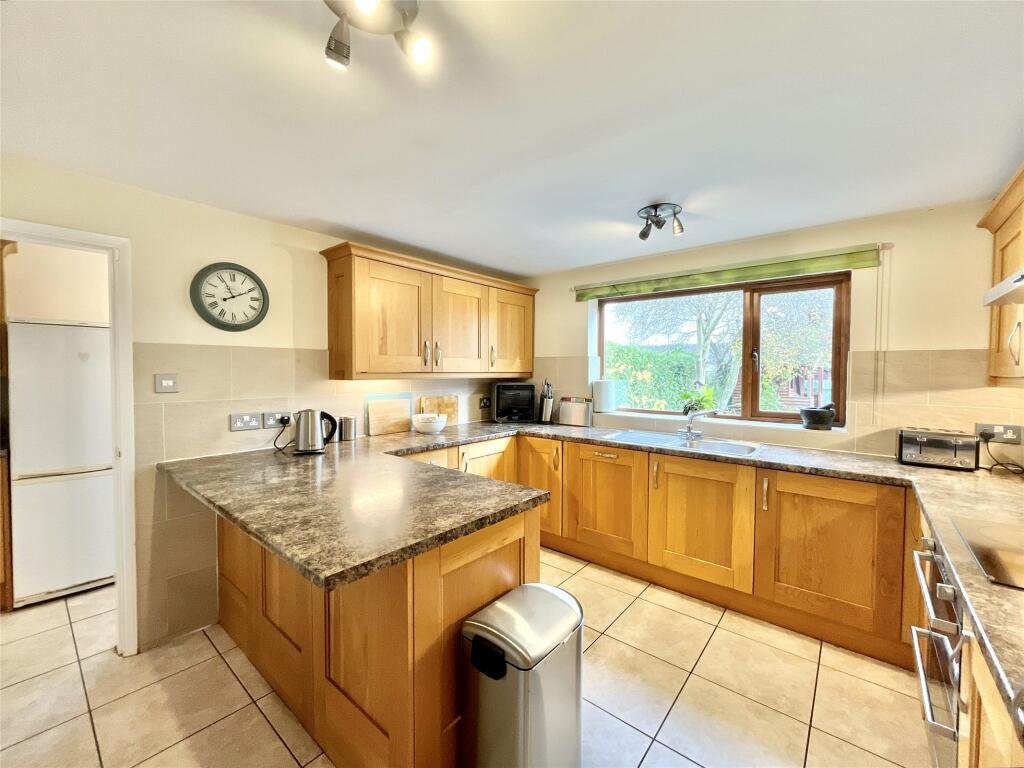 Breakfasting Kitchen
