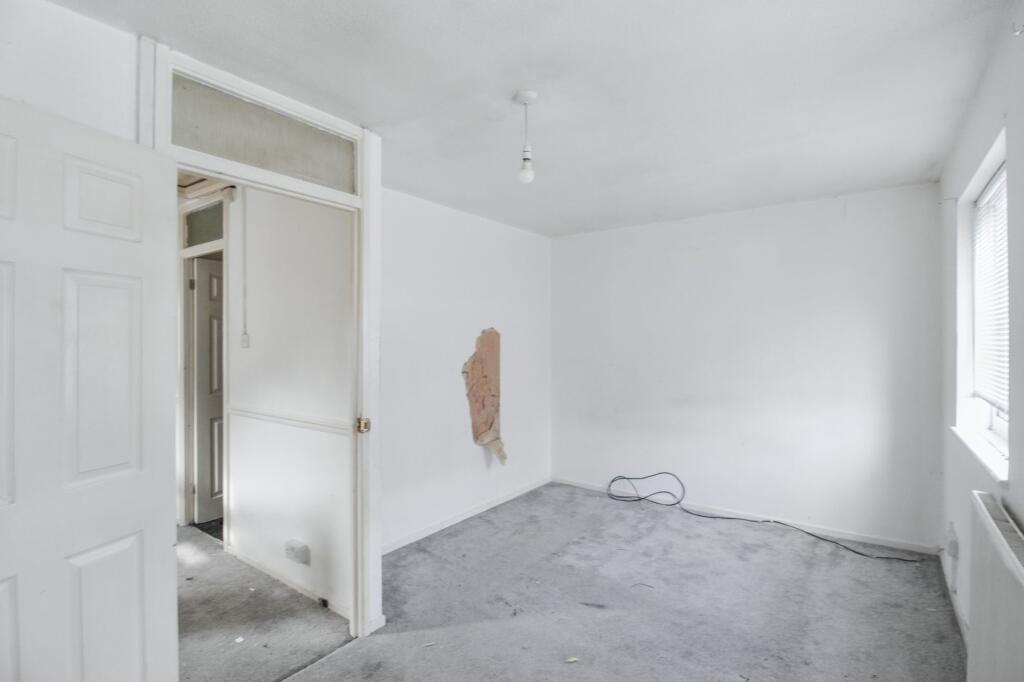 13 Oakley Close, Beckton, London E6 5RT