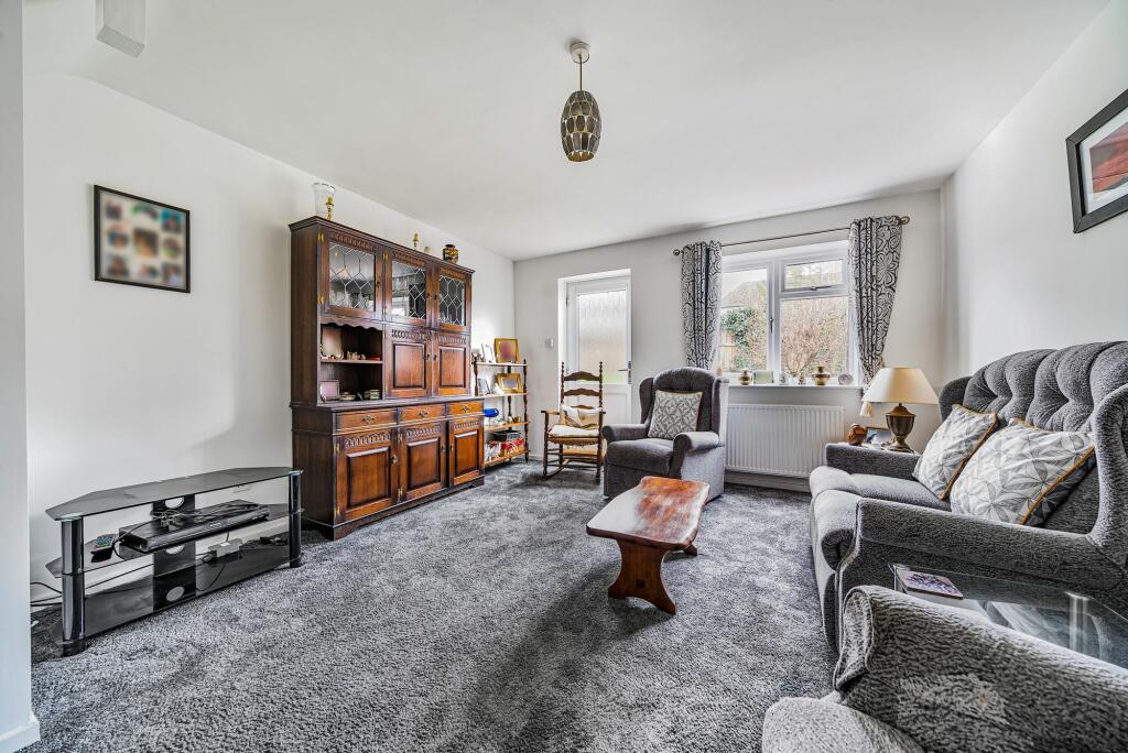 Living Room/Dining Room (1)