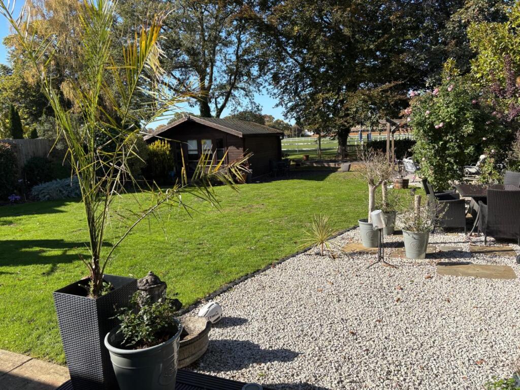 Manor Green garden 7