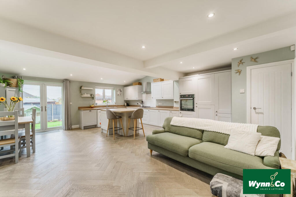 Open Plan Kitchen-Diner &amp; Family 