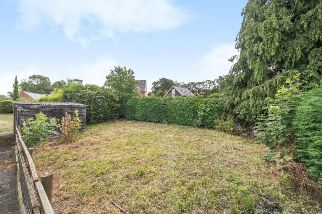 Garden with shed.jpg