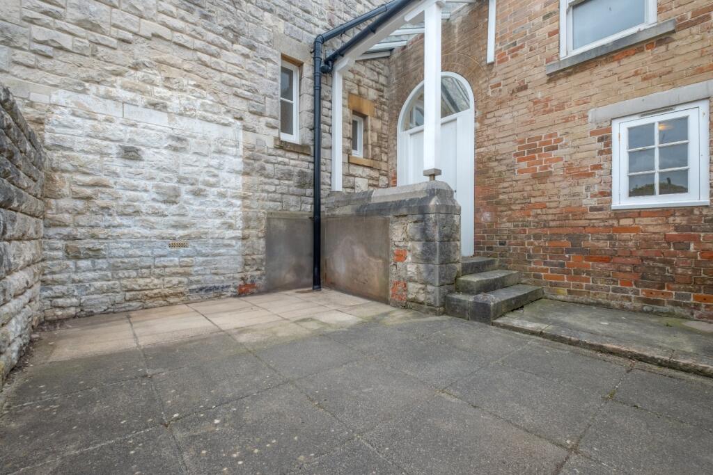 Private Courtyard