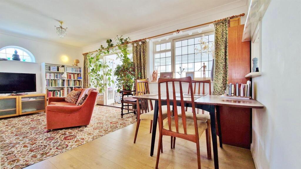 Lounge/Diner