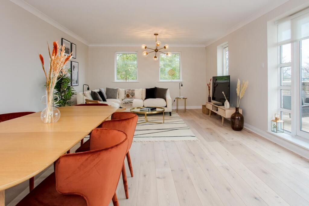 13 Yarlington Court-LR-26.jpg