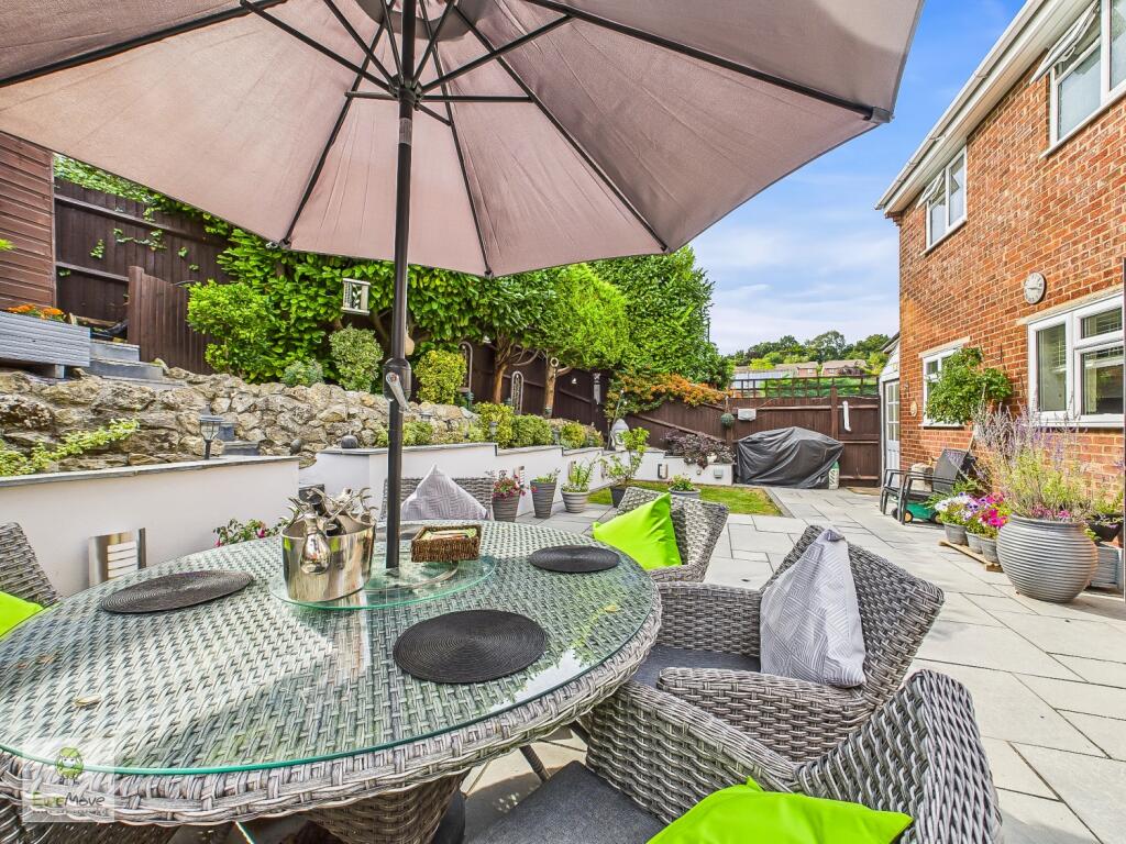 CAM02308G0-PR0189-STILL006-2