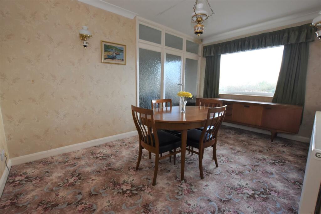 Dining Room.jpg