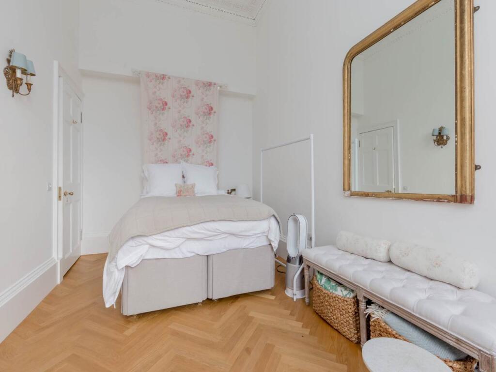 62660_Drummond_Place