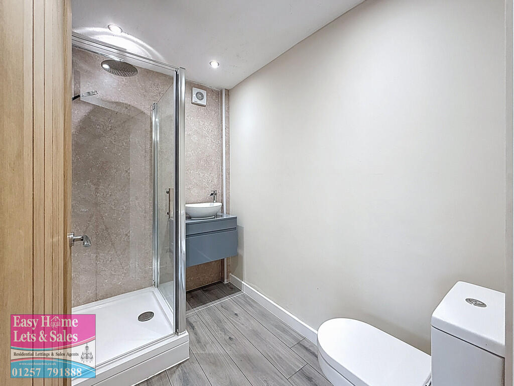 Master Bedroom En...