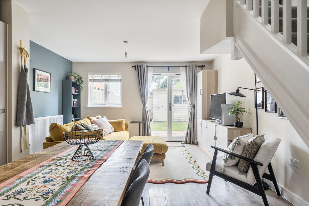 1313788-10-685d14...