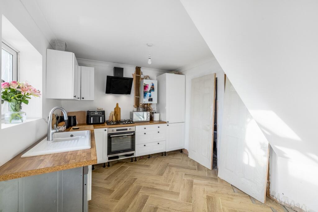 28 Albert Avenue (Gedney)-18