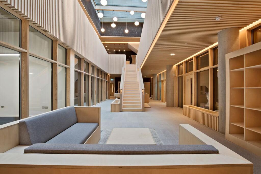 - Flat 27, 1 Helmsley Place, E8 3SB . Communal ...