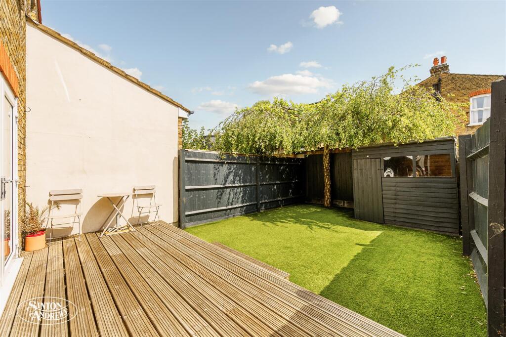 10 Elthorne Avenue-10.jpg