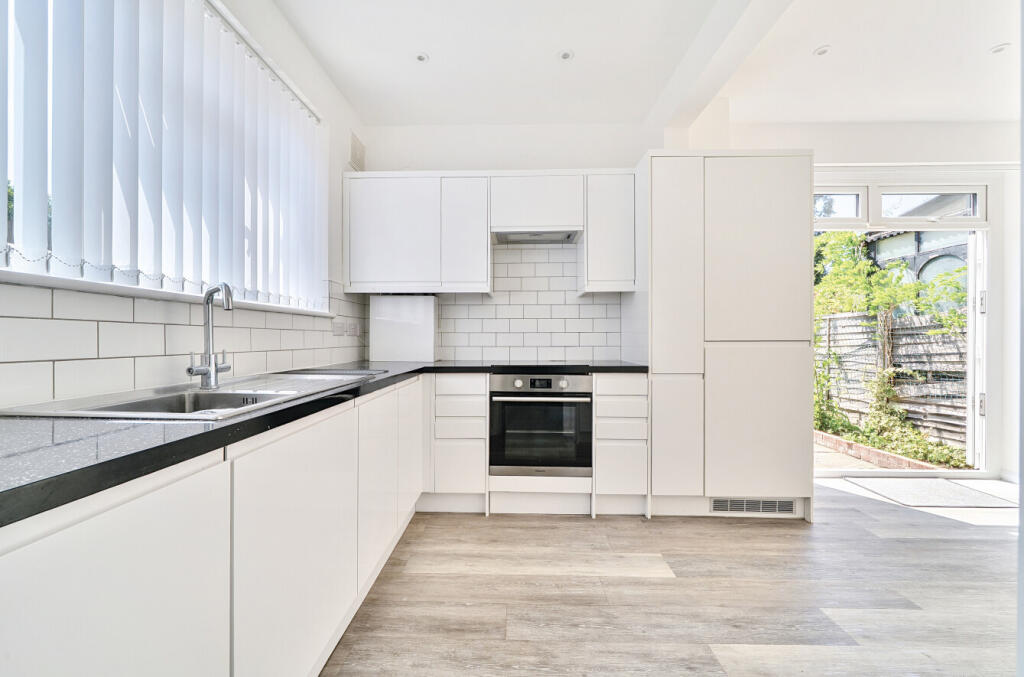 1313254-11-6852b7...