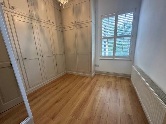 2nd Bed dressing room 2