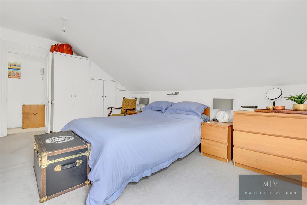 F3 19 Birdhurst Road MV-2.jpg