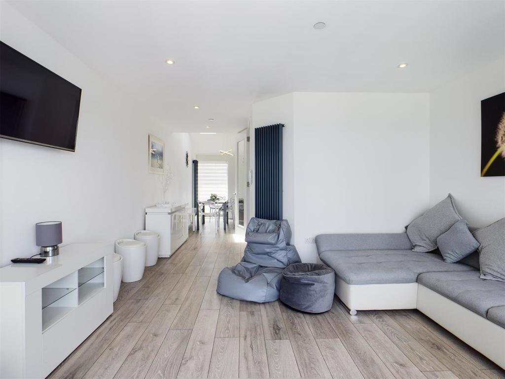 Lounge to Dining
