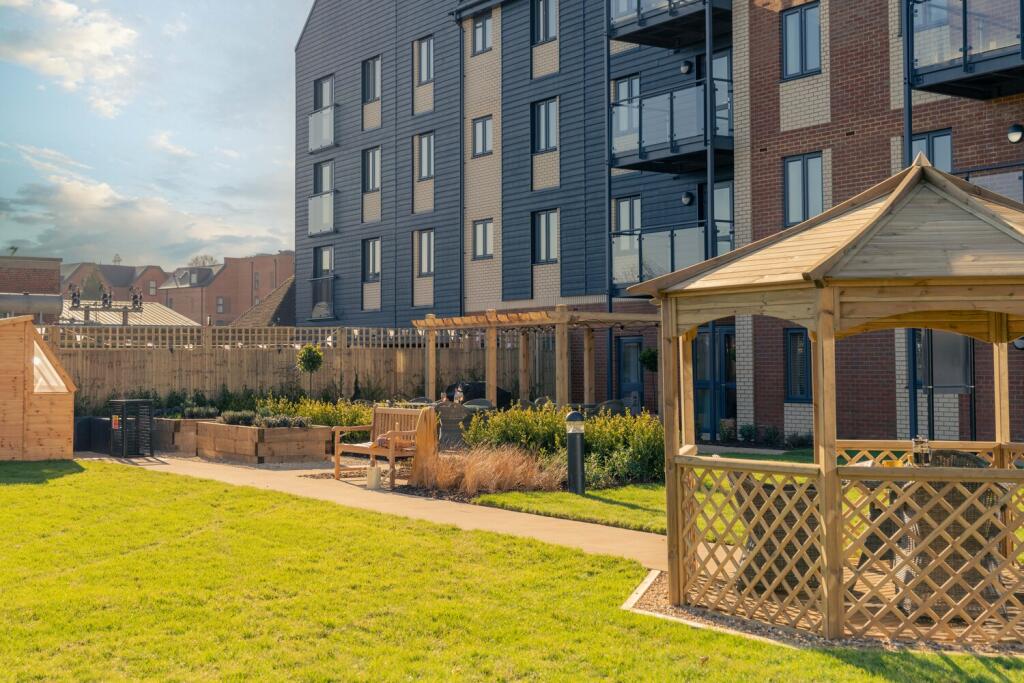 1-36 Station Road,
Hook,
Hampshire,
RG27 9GU