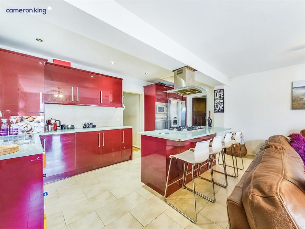 kitchen 1.jpg