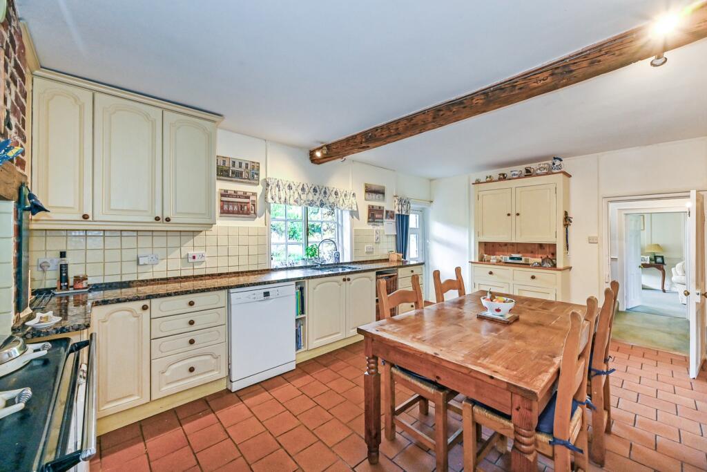 Kitchen/Breakfast Rm