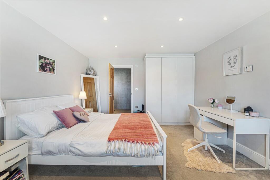 Bletchley Park Way, Wilmslow-15.jpg