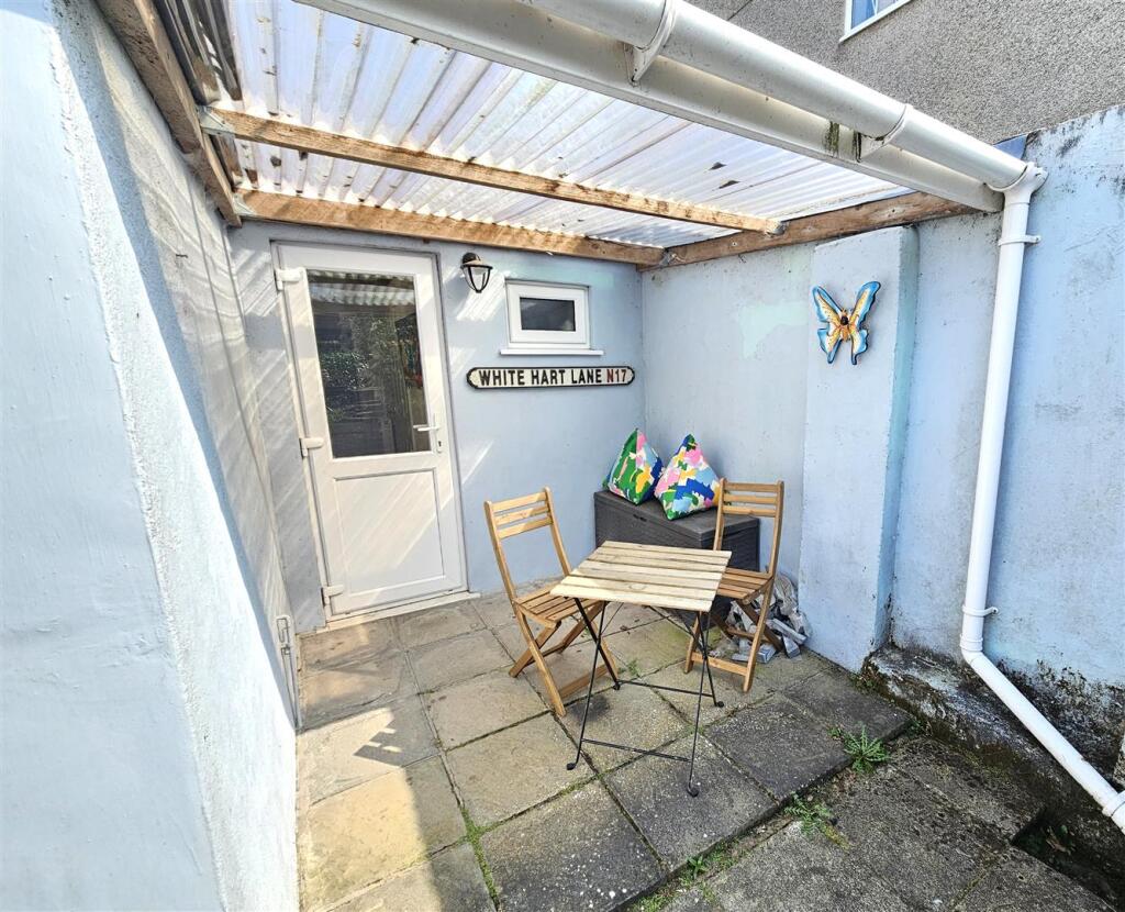 Rear sun trap courtyard.jpg
