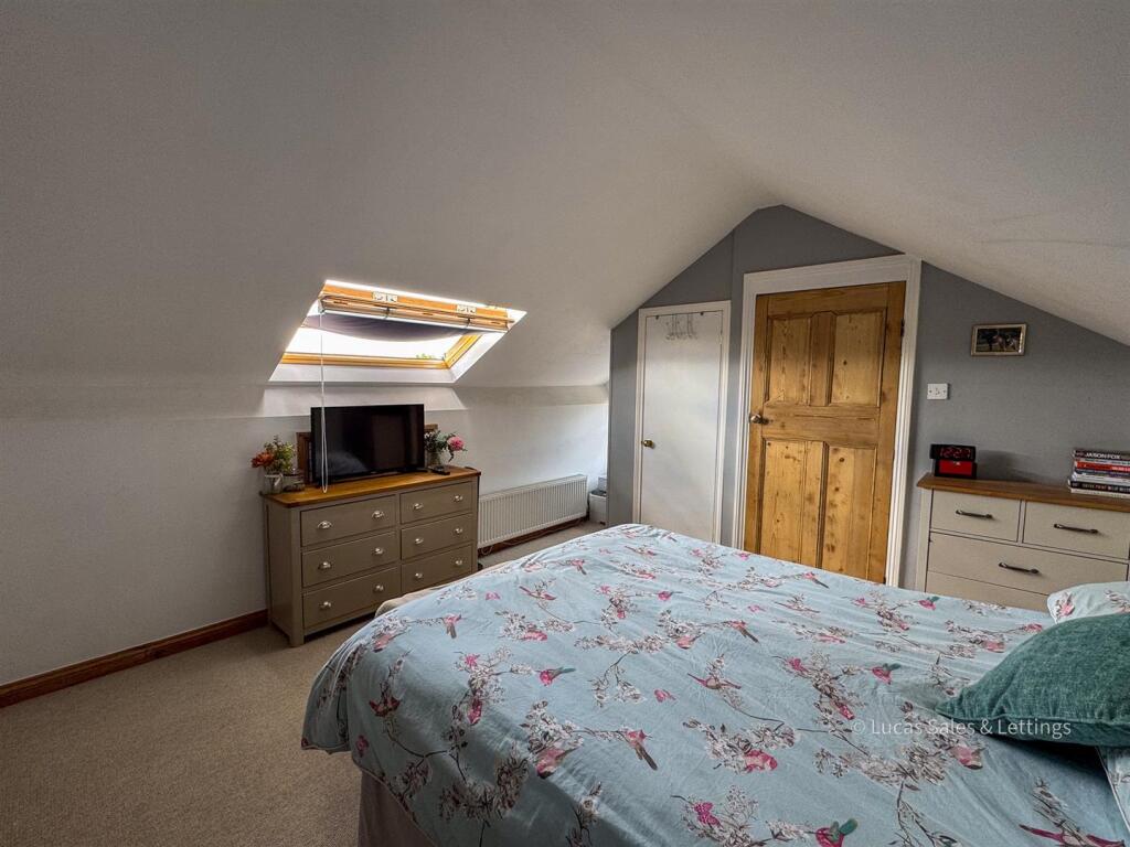 25 Queen Eleanor Rd Geddington-21.jpg