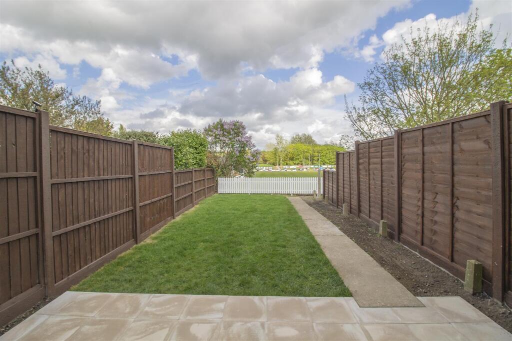 Gardens &amp; Private residents' Parking
