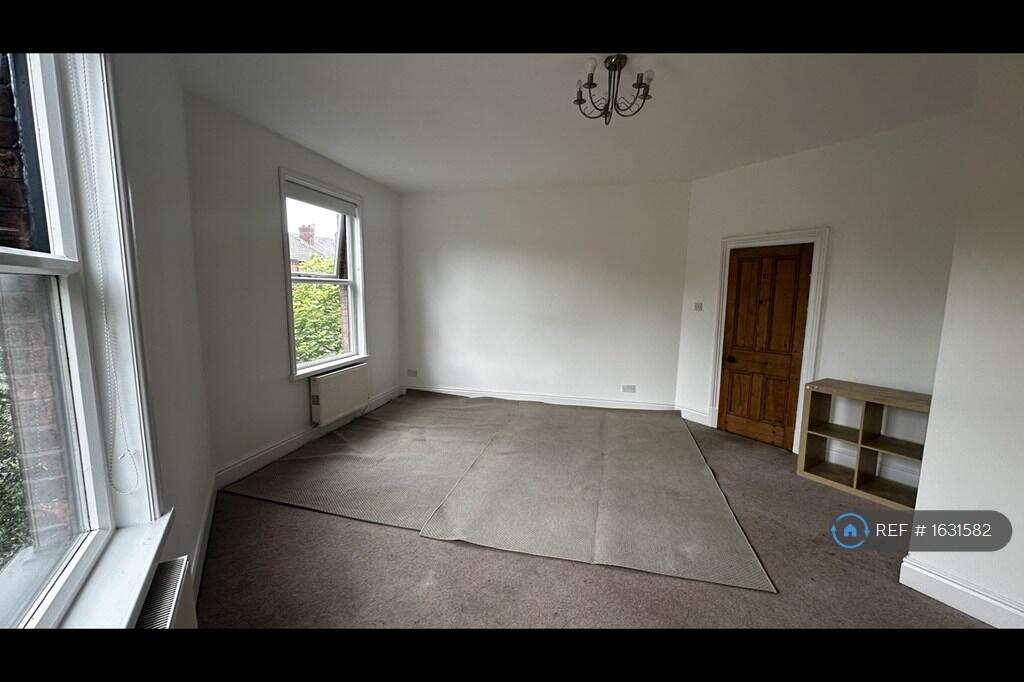 Bedroom 2 With En Suite Wc &amp; Sink