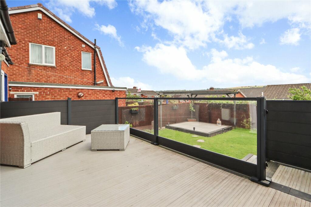 Decking/Garden