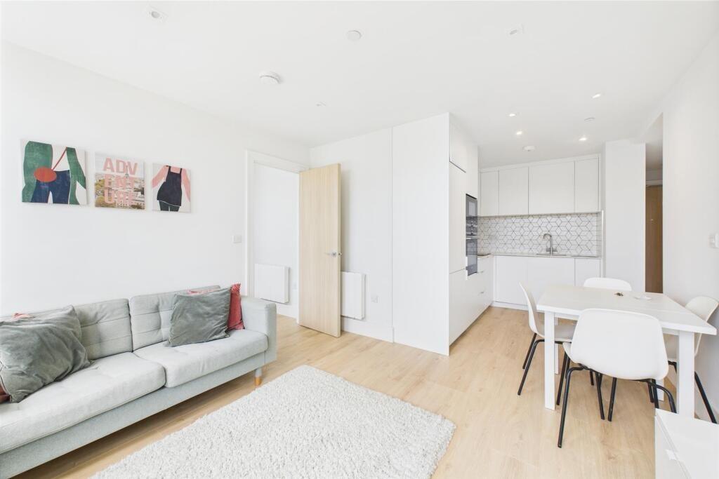 Queens Road, Weybridge, Surrey, KT13