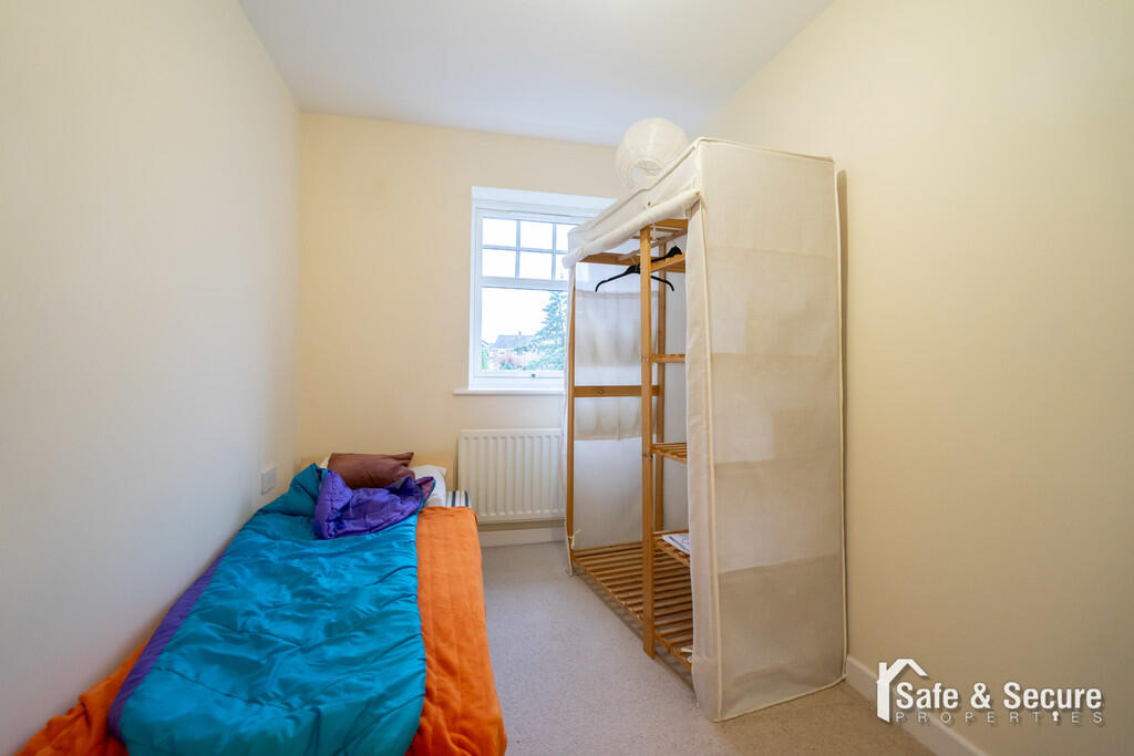 12 Belmont Court-...