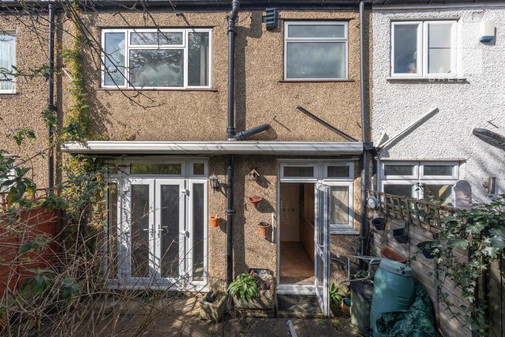 39 Beech Hall Crescent_0017.jpg