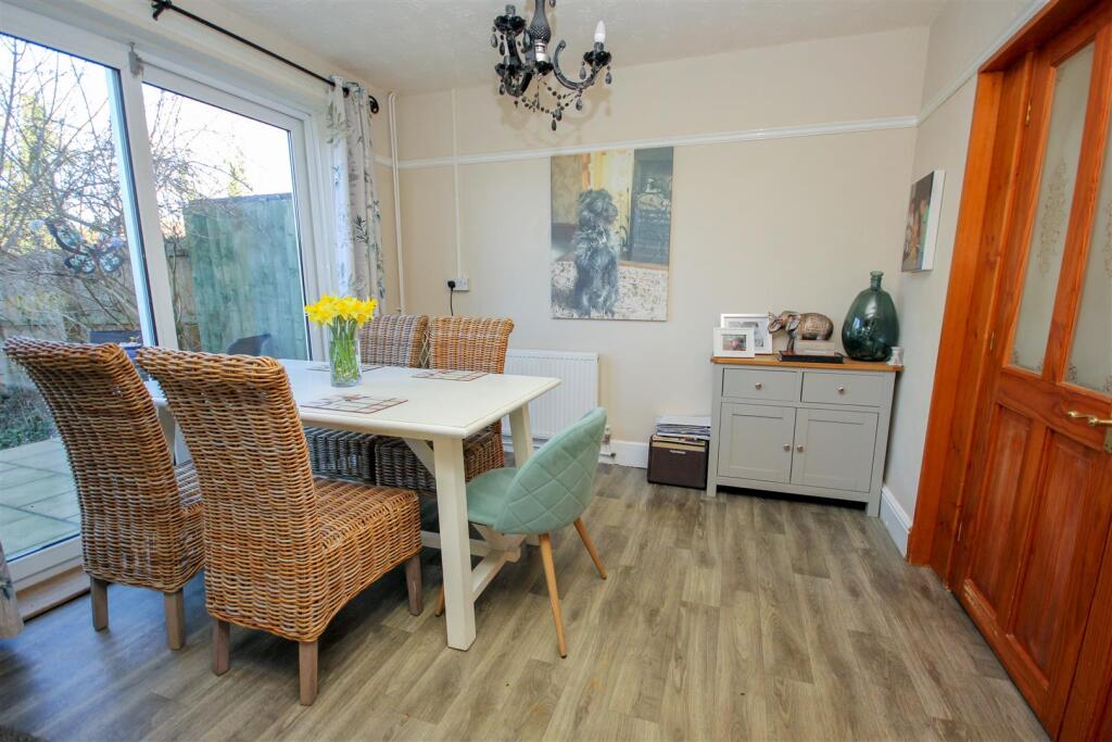 Dining Area.jpg