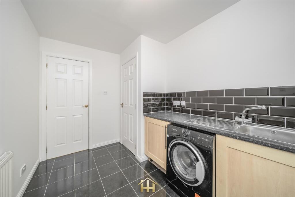 11 CASTLE WOOD AVE DD4 9FP 211025 EDIT (43 of 52).