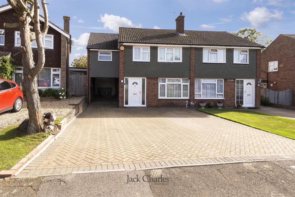 14 Fleming Way, TN10 4RU 003.jpg