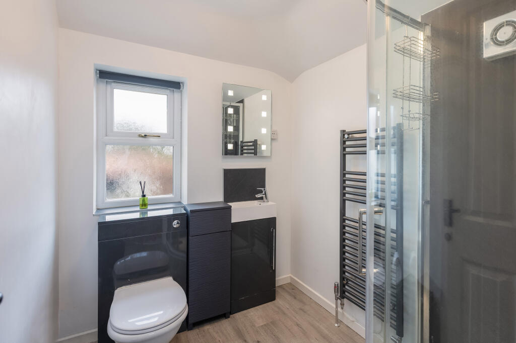 East View Bedroom 1-5