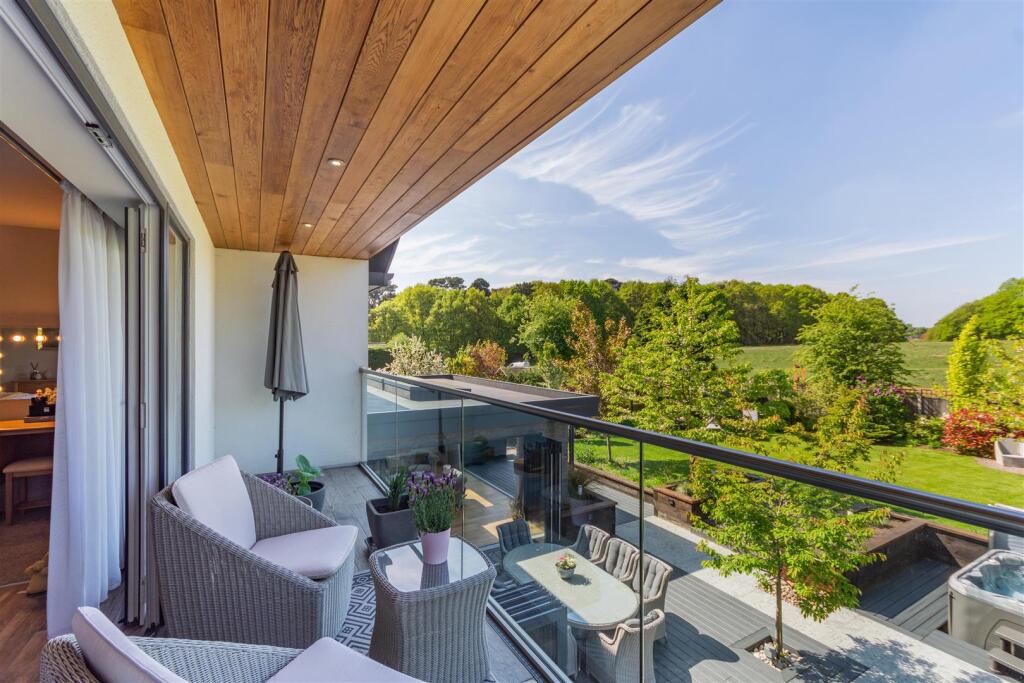8645460-exterior28.jpg