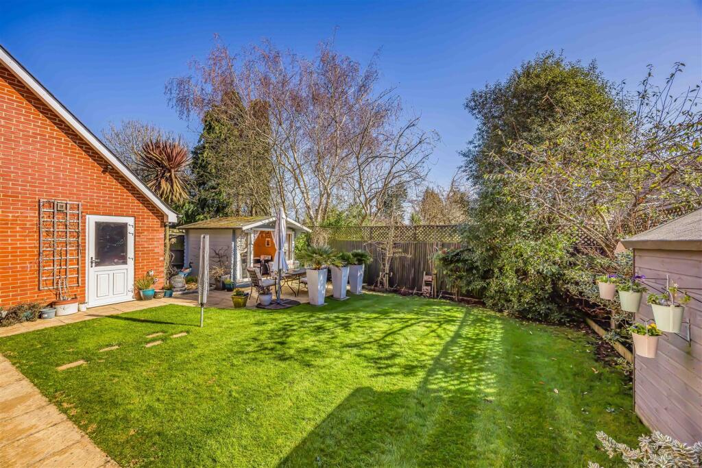 32 Longcroft Way, Havant-Small-PorticoMarketing-Ne