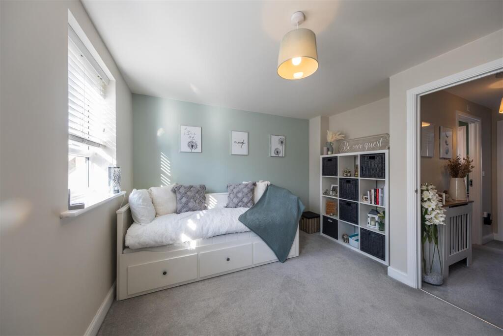 17 Dahlia Crescent-017.jpg