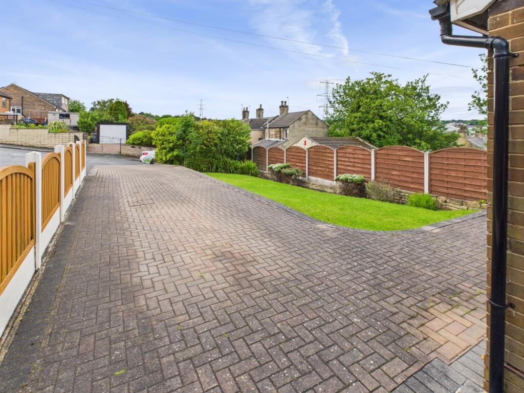 CAM04233G0-PR0021-STILL004