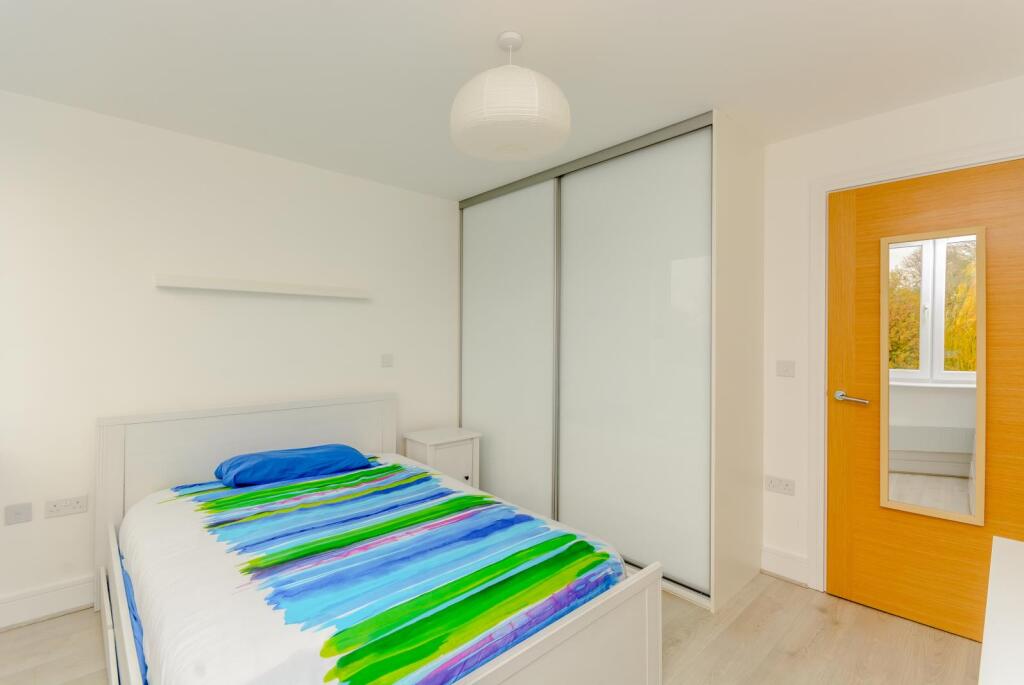 8404922-interior10-800.jpg